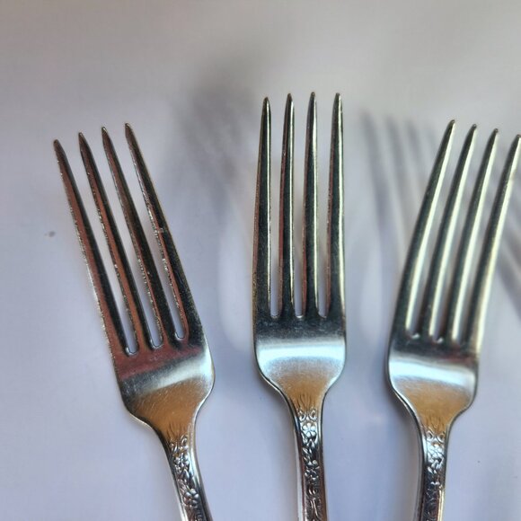 Wallace Brothers Forks Overlaid Pattern Silverplate Set of 6 Dinner Forks - Picture 4 of 9